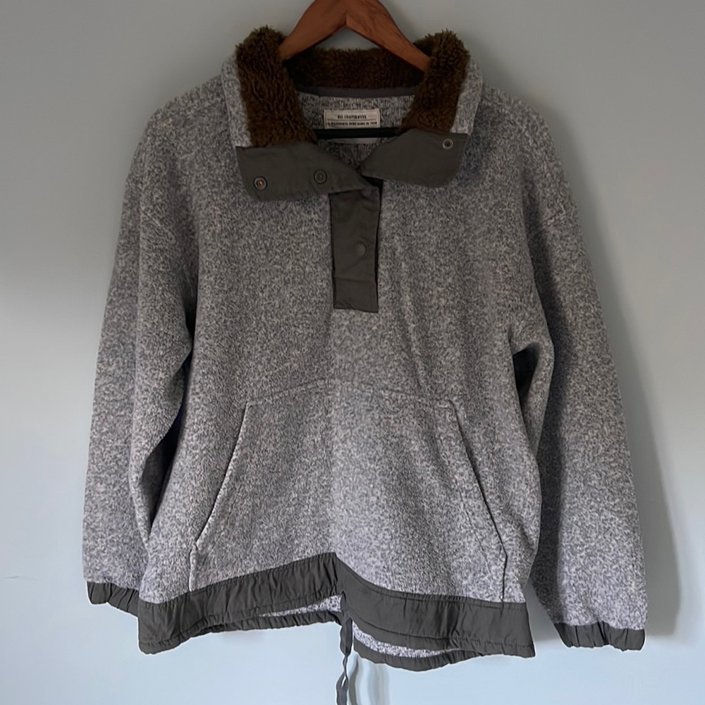 REI women’s gray fleece